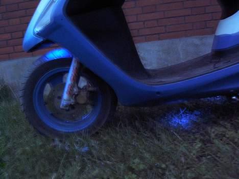 Honda SFX *solgt* - dioder der lyser ned på forhjulet og ned under maskinen billede 10