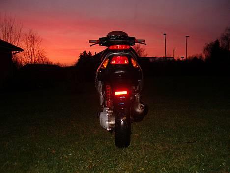 Piaggio NRG SOLGT - En kool bagende.. :P billede 3