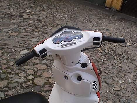 Aprilia Sonic (Total skadet) billede 6