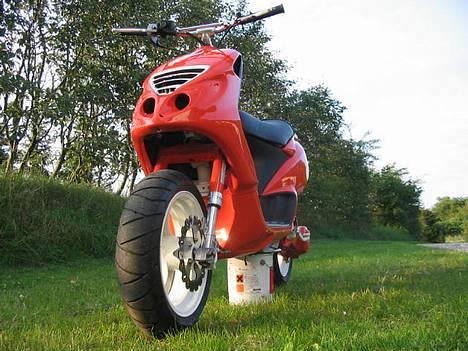 Piaggio Nrg lc 19,1hk solgt - Den er da rimelig grum billede 1