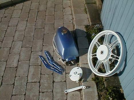 Puch Monza Juvel - den nymalet tank og fælge billede 9