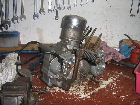 Kawasaki KC 100 Companion - Som den var i løs dele da jeg fik den.. billede 8