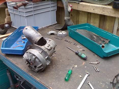 Velo Solex 3800 SOLGT - Skønheden: Motoren Skildt ad d 8/10/06 billede 5