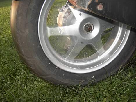 Yamaha Jog R  [solgt] - en lille hjul krasser! billede 4