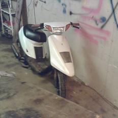 Yamaha jog solget til phillip j.