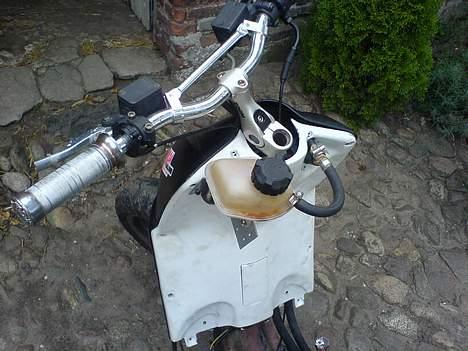 Aprilia Rally LC Ghost( solgt ) - der sidder vand beholderen billede 4