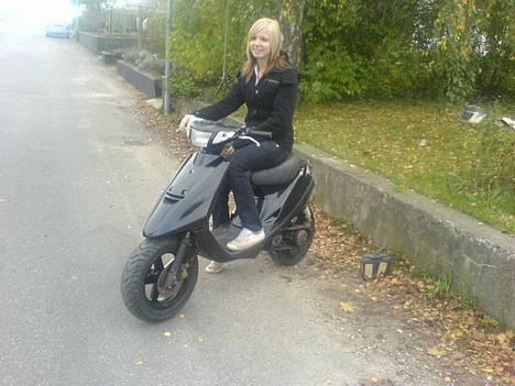 Yamaha JOG  BYttet ! - min smukke kæreste :)    og joggen :P billede 5