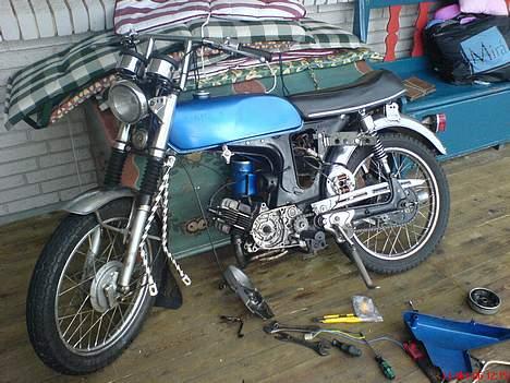 Yamaha 4 gear-solgt - det er så knallerten billede 1