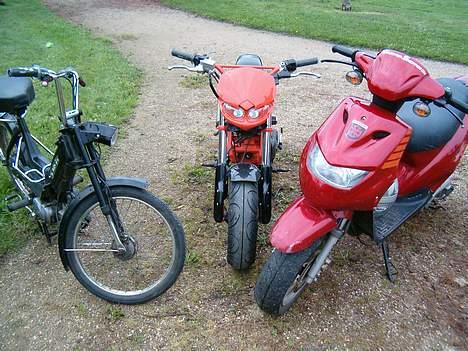 Suzuki Street Magic SOLGT - gammelt billede taget sammen med wess pop og hansens puch  billede 2