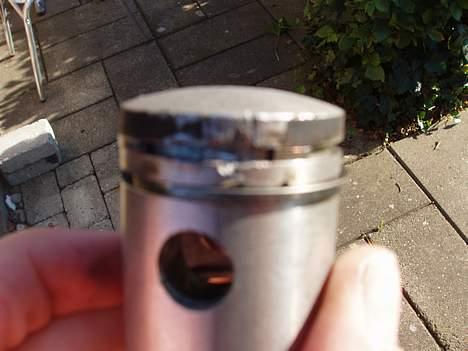 Puch MS 50 3 gear - Pas på med at købe Thansen. Stempel ringene blev helt knust, heldig vis skete der ikke noget med min cylle. billede 18