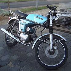 Yamaha 4g DX SOLGT :'( Tølløse