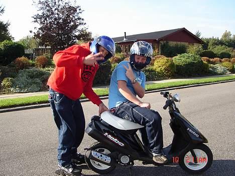 Yamaha Jog fs byttet til ditech - mig på jog´en og mathias ved siden af billede 10