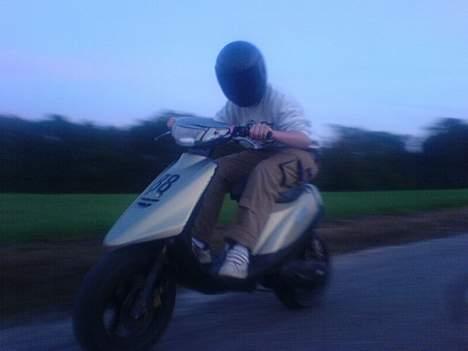 Yamaha JOG  BYttet ! - li da jeg haved købt den    med de gamle skjolde billede 17