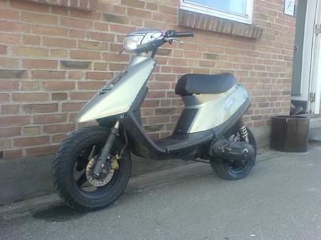 Yamaha JOG  BYttet ! - li da jeg haved købt den    med de gamle skjolde billede 19