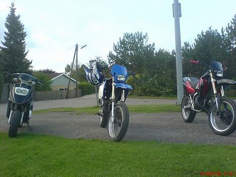 Suzuki smx - SOLGT - jespers hot 50, min smx og sunds smx oppe på min gamle folkeskole billede 3