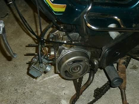 Puch MAXI K - Her kan i se at motoren er skelt ad billede 2