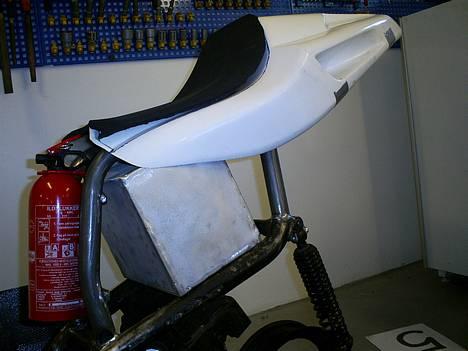 Aprilia Sonic SÐ LC til salg BYD - Ja så fik jeg lavet en Racer tank :) i stål den er lækker billede 7