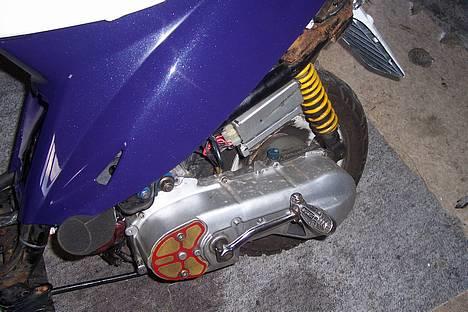 Yamaha Jog FS LC SOLGT!!! - Uhhh, lækkert kickstarter skjold :) billede 3