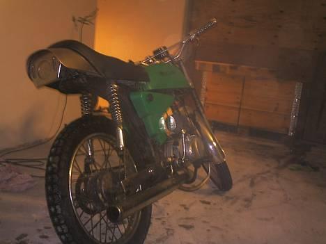 Suzuki k50 4-gear aka the Hulk - go´ Røv og go´ * weekend ;) støddæmperne har den rette højde efter min mening... billede 4