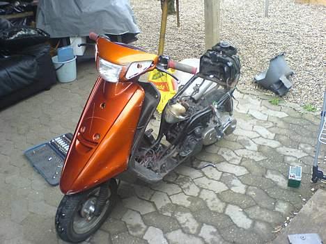 Yamaha Jog / byttet til RS 50 - Joggen første dag, den ligner lort der. billede 8