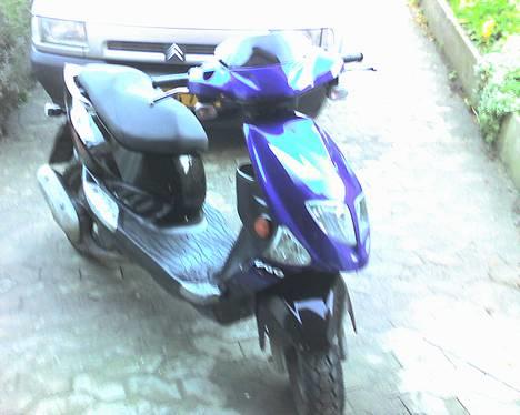 PGO Dr. Big. (solgt) - ja den er jo meget pæn i forhod til at en er fra 2003 billede 1