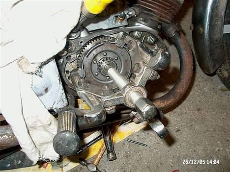 Monark  Compact Model 1252 - Koblingsskålens aftrækker monteret. billede 12