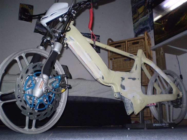 Puch Maxi K //Mona Lisa\\ 74cc FØR - Næsten klar til auto lakeren, mangler bare lidt spartle arbejde billede 1