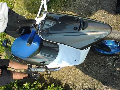 Yamaha JOG EVO LIQUID SILVER LAK - her er hun igen  billede 4