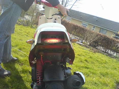 PGO Hot 50 (>Everload<) - nyt. 24-03-07. Den nye diode baglygte er godt lidt lille men ser mega godt ud om aften i mørket billede 15