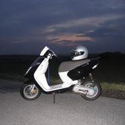 Aprilia Sonic. Projekt (B&W) 