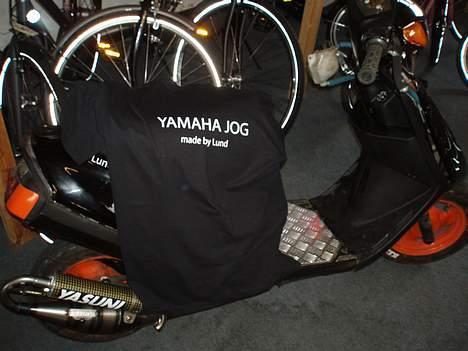 Yamaha jog as lc solgt - Lavede lige 2  t-shirt for sjov :).. Det er rigtigt tryk der er på  billede 8
