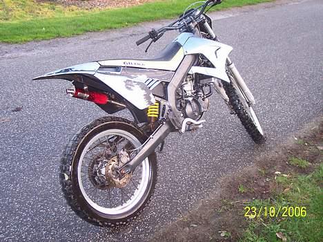 Puch Maxi k (Solgt) - Min Gilera RCR (Skjoldne er under behandling nu) For den var grimt malet synes jeg. billede 10