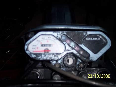 Puch Maxi k (Solgt) - Speedometer oppe fra. (Maling bliver fjernet og lavet pænt.) billede 15