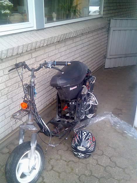 Piaggio Zip SOLGT billede 1