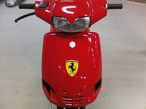 Piaggio zip Projekt Solgt..! - ja det er så min Zip efter lakering.. :D den er blevet fed. :D billede 1