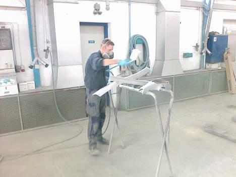 Piaggio zip Projekt Solgt..! - så er min far igang med at give sprøjtespartel billede 4