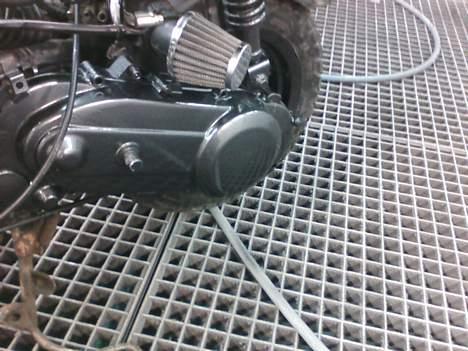 Piaggio zip Projekt Solgt..! - min motorblok der er blevet malet ferrari koks grå :D billede 7