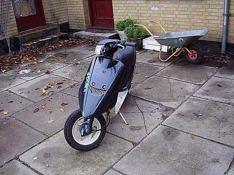 Yamaha jog {byttet til Tornado} - forfra billede 1