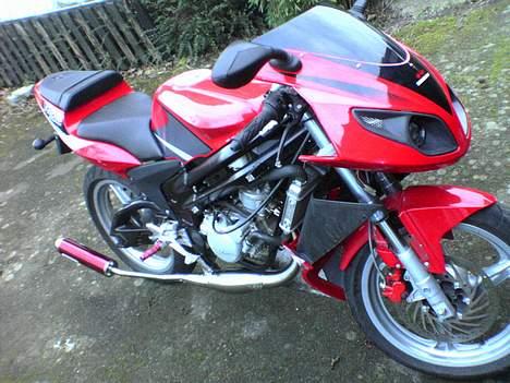 Rieju RS2 Matrix SOLGT - Skidt. Sideskjoldet kunne slet ikke komme på.  billede 7