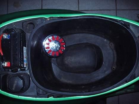 Piaggio zip  - skjolde sat løst på. heller ikke den rigtige farve billede 5