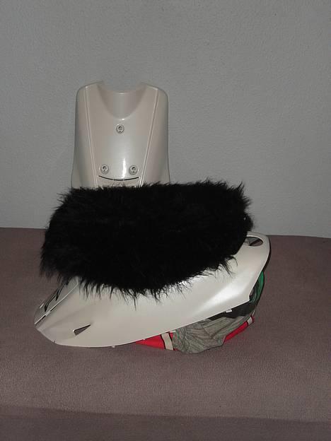 Yamaha jog   FØR ! ! ! - mit plys sæde og skjolde :P billede 10