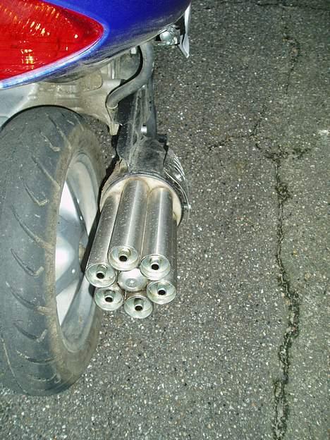 Yamaha jog r *Stjålet*finde løn! billede 5