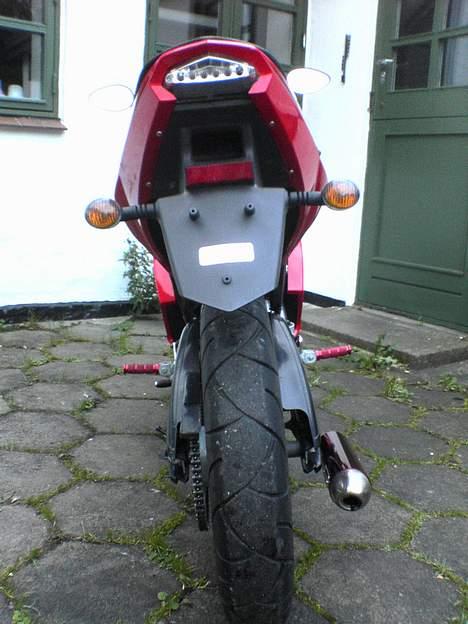 Rieju RS2 Matrix SOLGT - Jeg synes det er en del flottere nu. (: billede 9