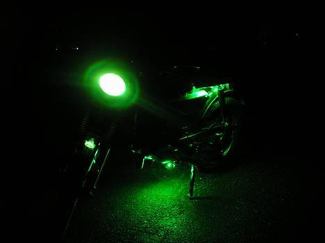 Yamaha DX Drejeventil Kim´s - Uuhha! Så kom der også neon under motoren :D billede 14