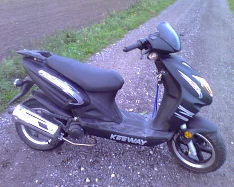 Keeway FocusNeon-scooter - fra den var ny af billede 2