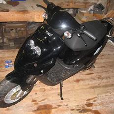 PGO Hot 50 solgt 8500