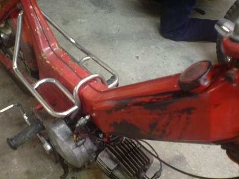 Puch Maxi K (SOLGT) - Malingen har ik været for god, benzinen kan nemt skylle det af. billede 3