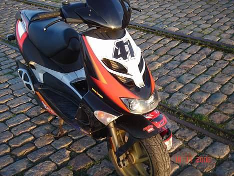 Aprilia sr50 ditech replica billede 3