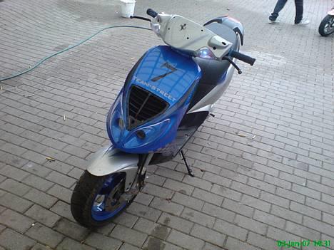 Piaggio NRG mc3 (SOLGT) - Hos mekanikeren :D billede 4