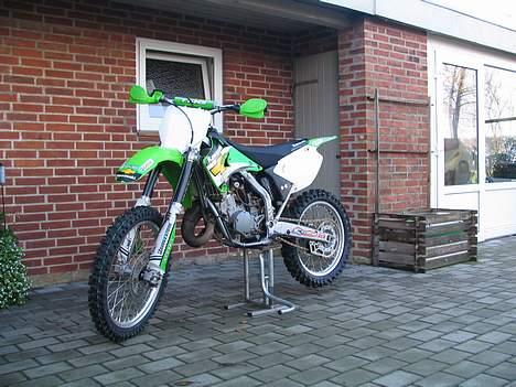 Kawasaki KX 125 ( SOLGT )  - Forfra billede 1